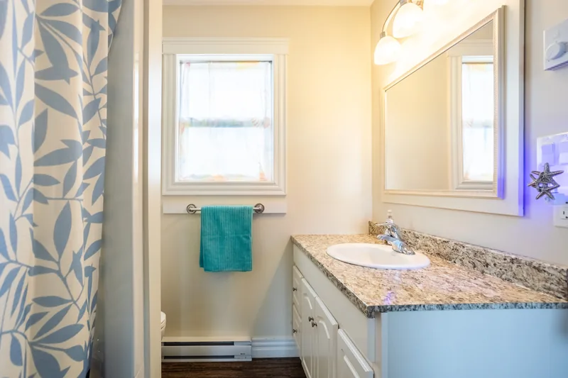 Bathroom vanity