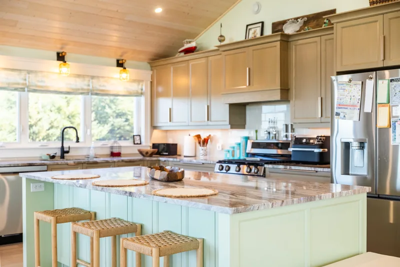 Kitchen with island