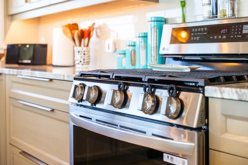 Kitchen stove