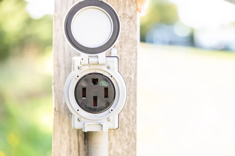 Electric vehicle charging outlet