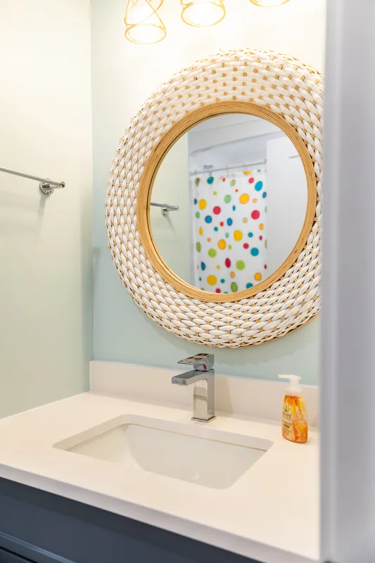 Bathroom vanity
